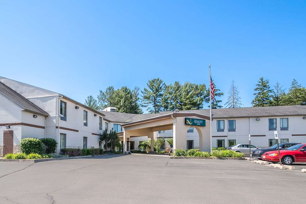 Quality Inn Binghamton West Apalachin Exterior foto